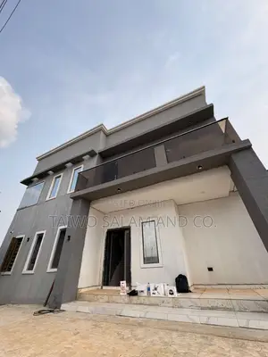 4bdrm Duplex in Akobo for sale
