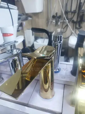 Classic England Gold Basin Mixer Tap