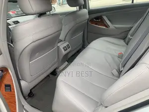 Toyota Camry 2010 Silver