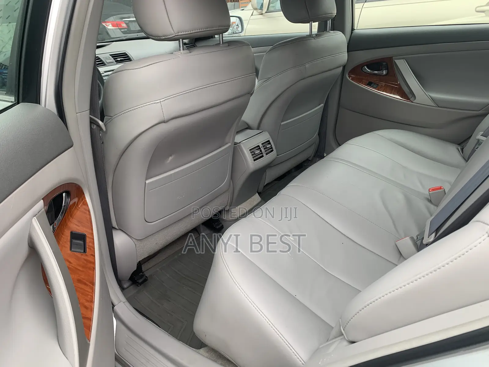 Toyota Camry 2010 Silver