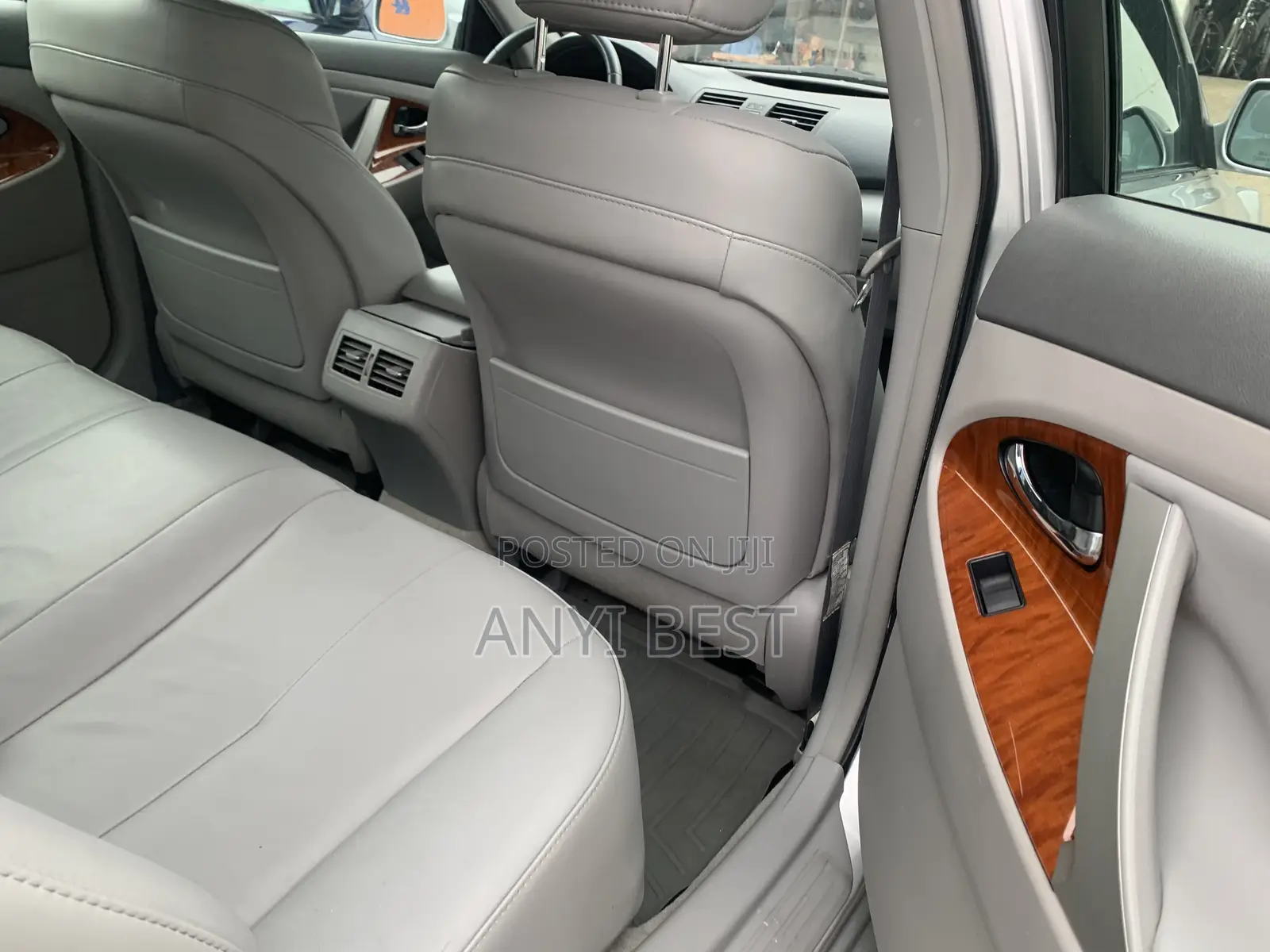 Toyota Camry 2010 Silver