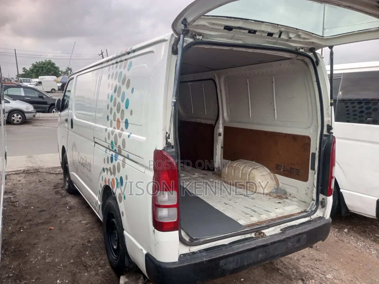 Toyota HiAce 2010 White