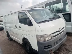 Toyota HiAce 2010 White