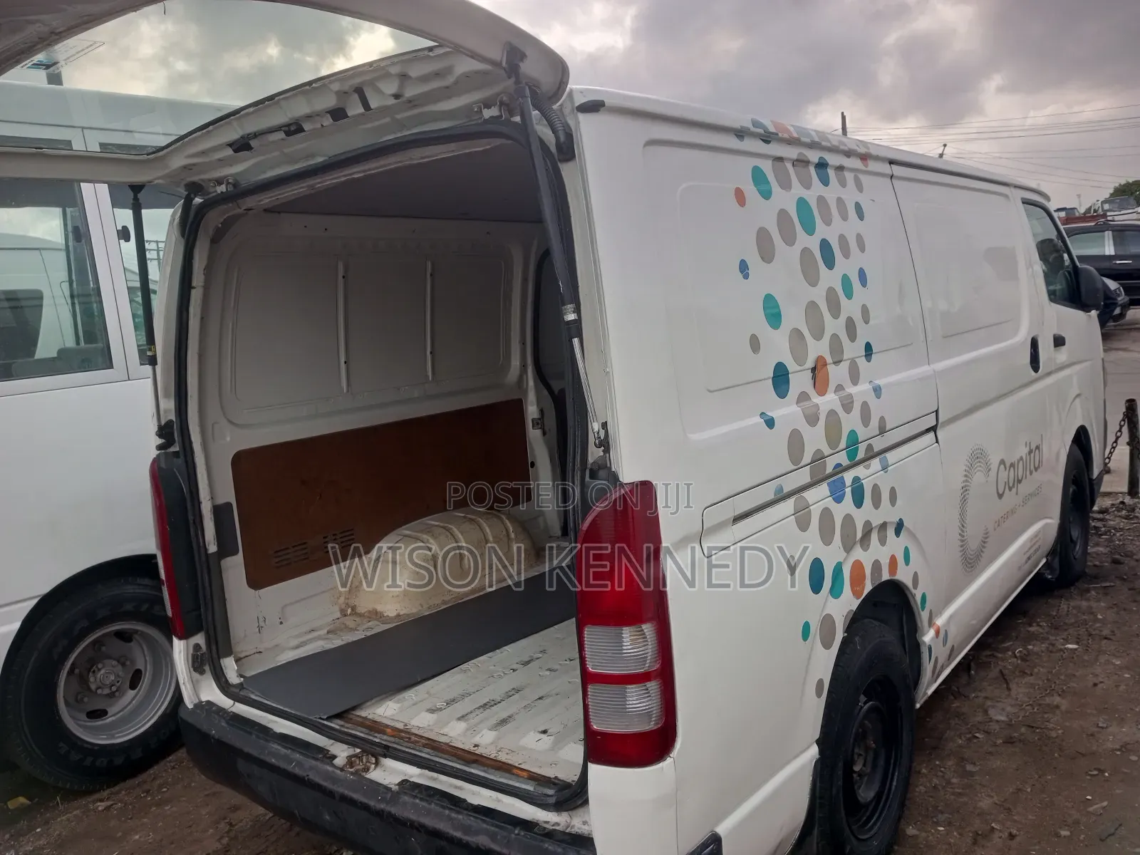 Toyota HiAce 2010 White