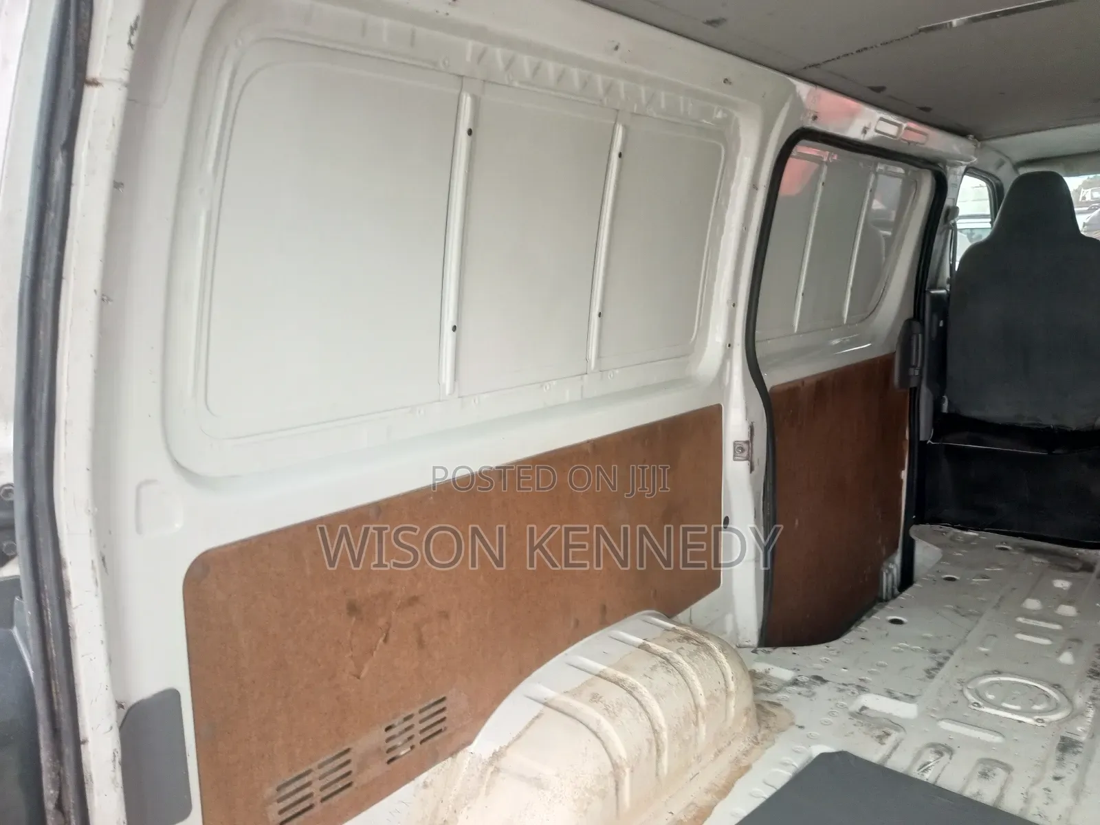 Toyota HiAce 2010 White