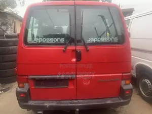 Volkswagen Transporter 2005 Red