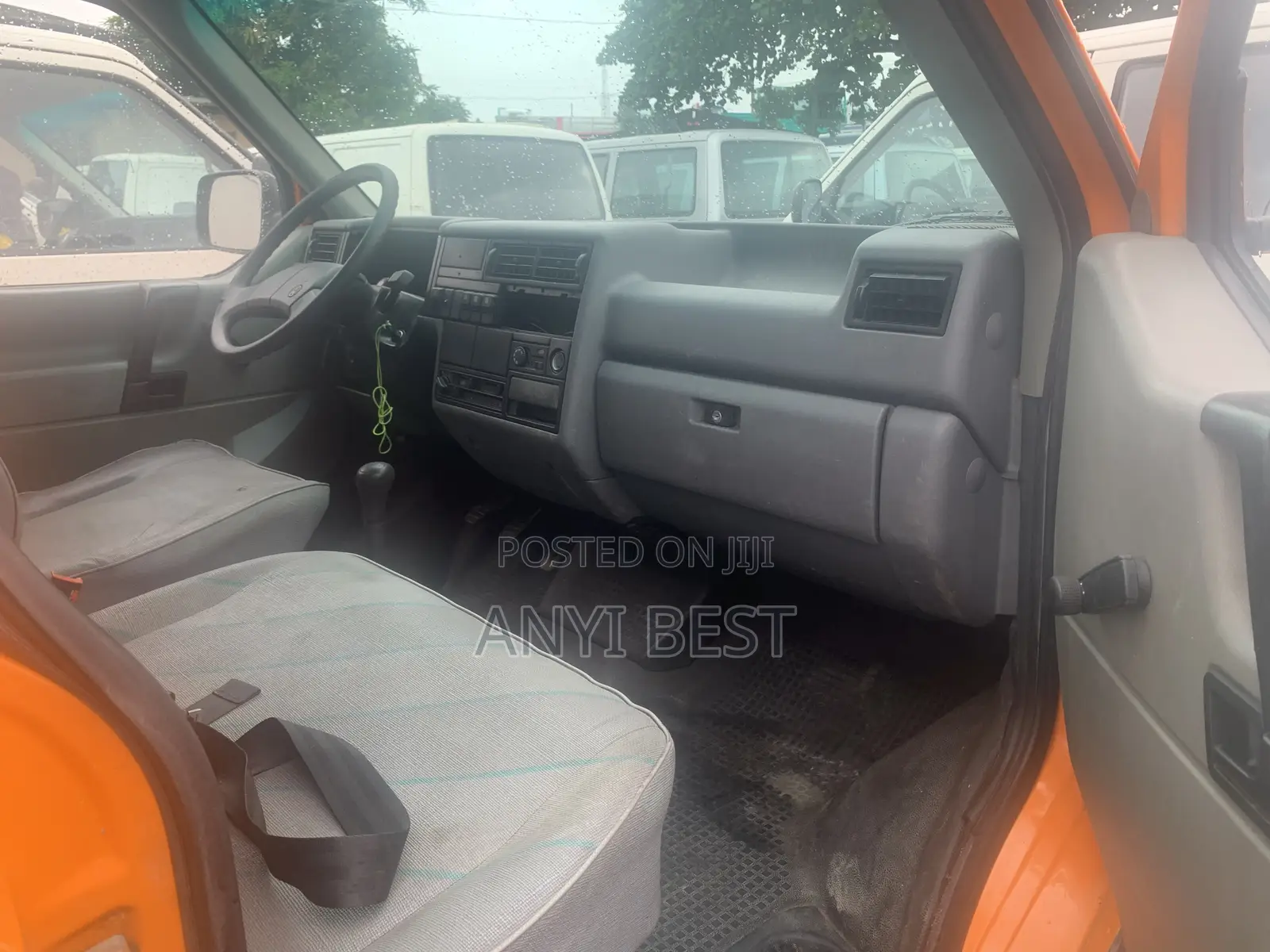 Volkswagen Transporter 2000 Orange