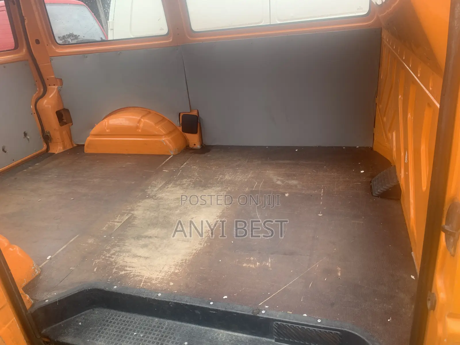 Volkswagen Transporter 2000 Orange