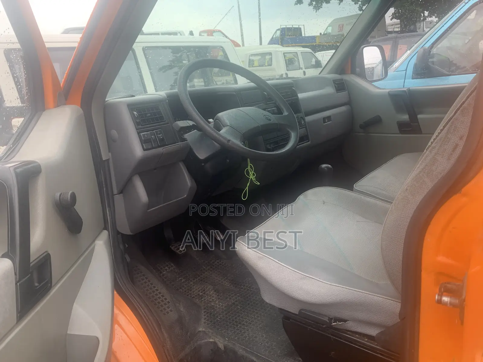 Volkswagen Transporter 2000 Orange