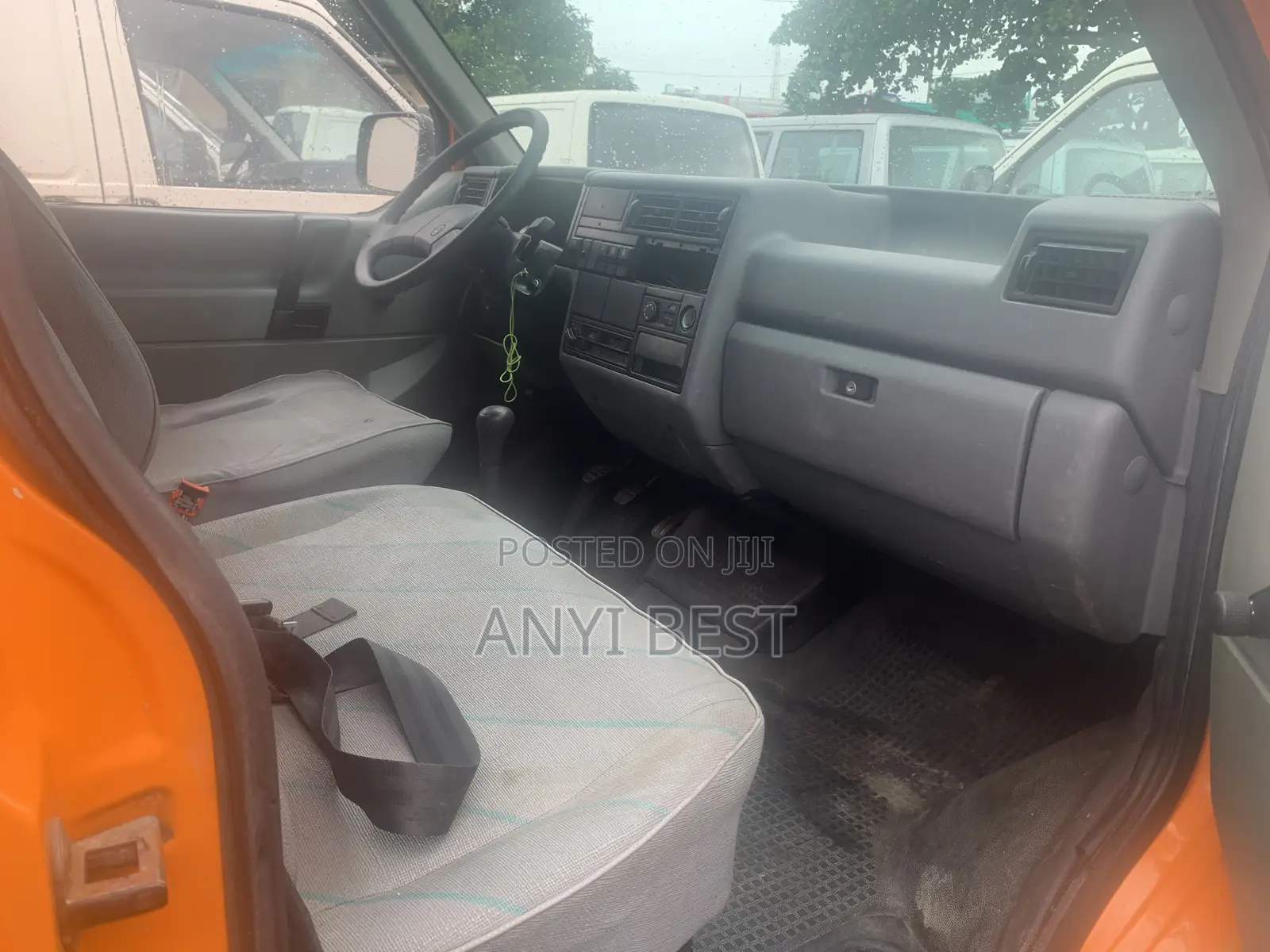 Volkswagen Transporter 2000 Orange