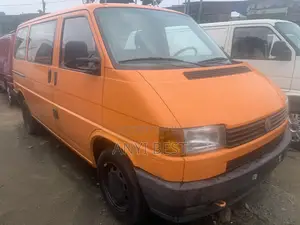 Volkswagen Transporter 2000 Orange