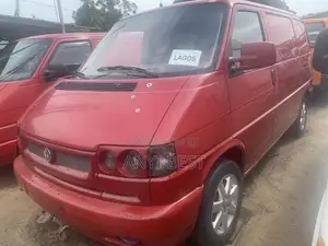 Volkswagen Transporter 2000 Red