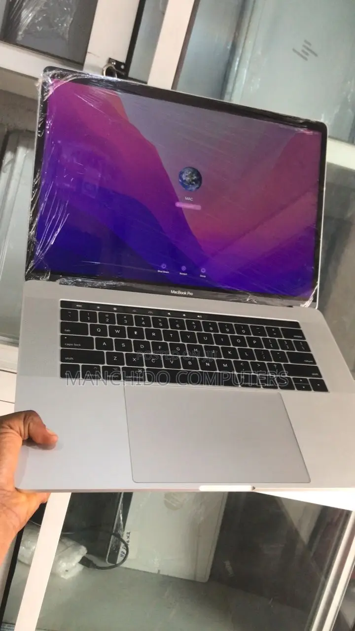Laptop Apple MacBook Pro 2017 16GB Intel Core i7 SSD 512GB