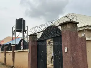 3bdrm Bungalow in Obasajo Road, Dutse-Alhaji for rent