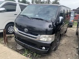 Photo - Toyota HiAce 2015 Black