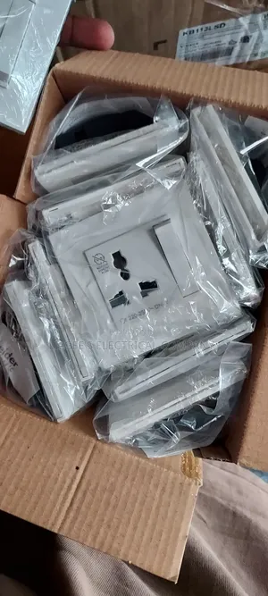 Schneider 13 Amps Universal Single Socket