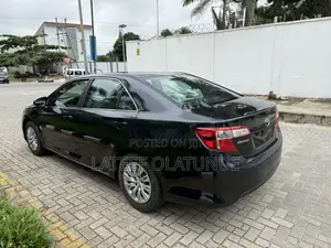 Toyota Camry LE 4dr Sedan (2.5L 4cyl 6A) 2013 Blue