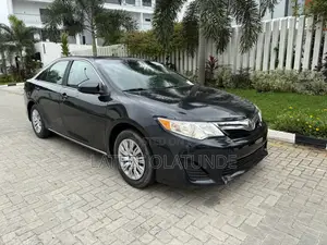 Toyota Camry LE 4dr Sedan (2.5L 4cyl 6A) 2013 Blue