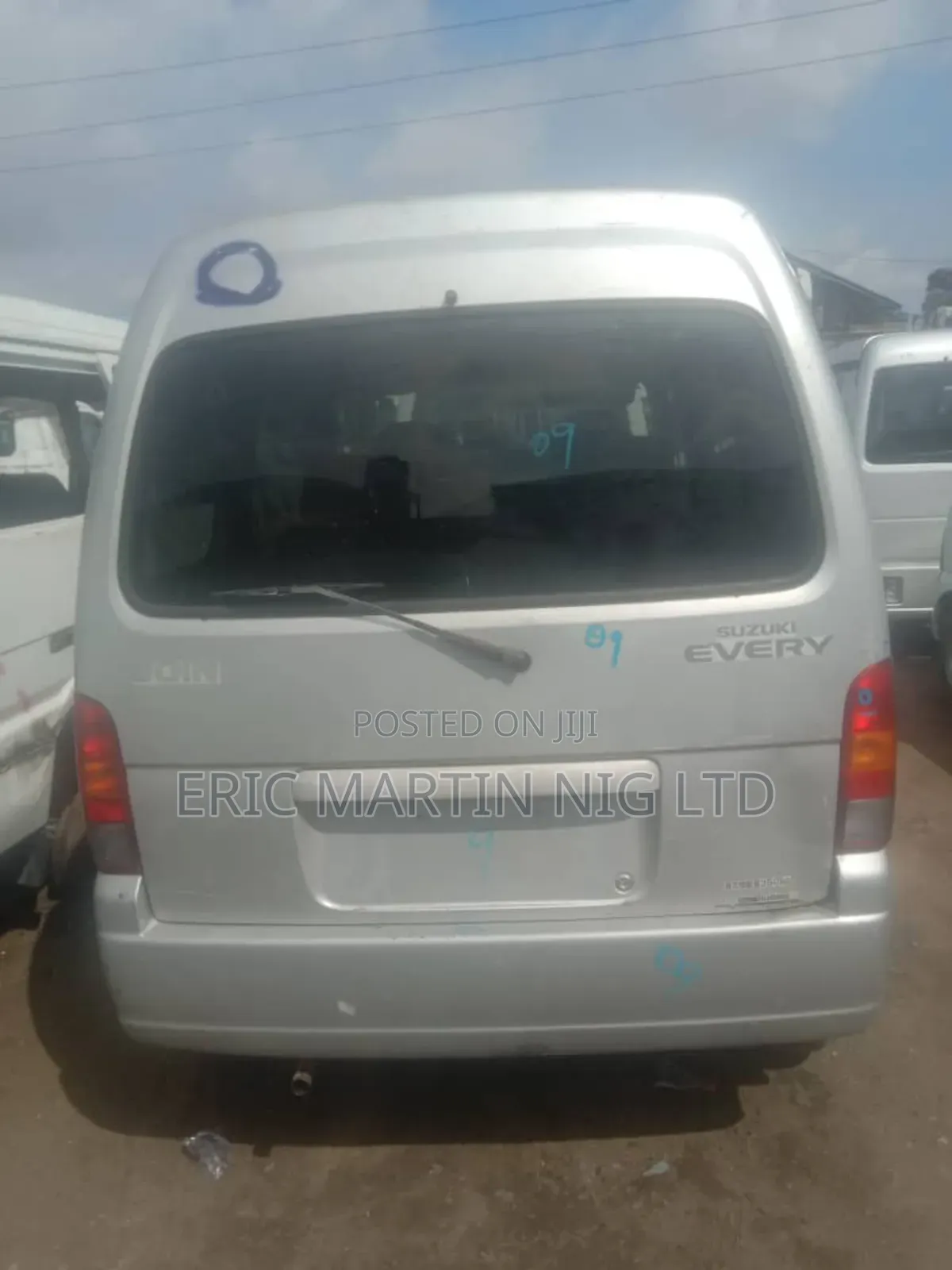 Suzuki APV Minibus 2010 Silver