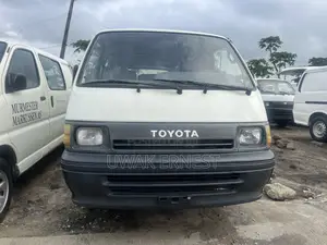Toyota HiAce 1999 White