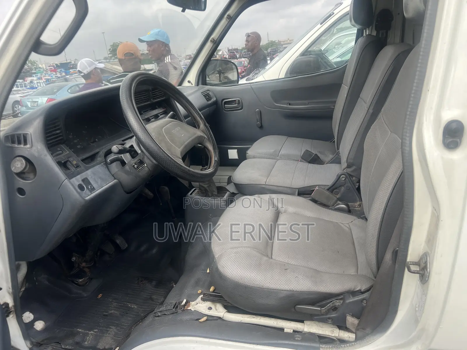 Toyota HiAce 1999 White