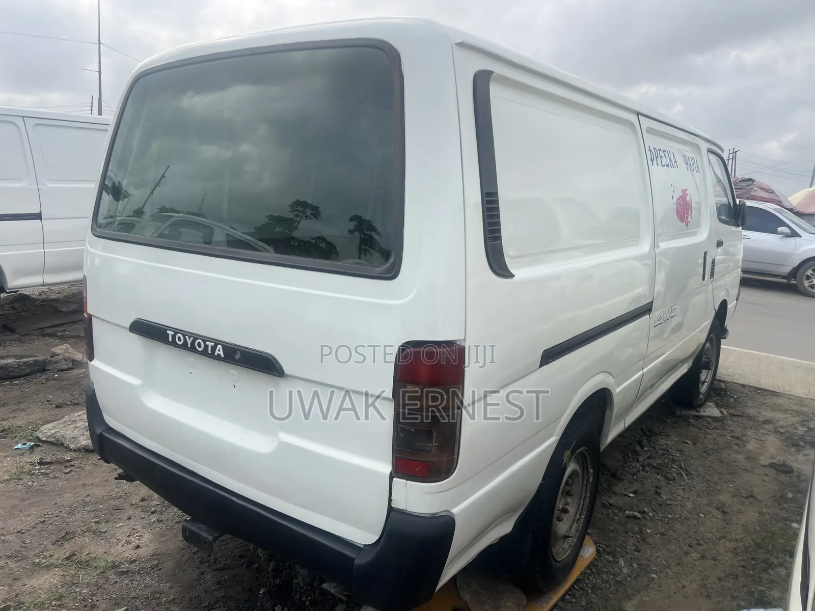 Toyota HiAce 1999 White