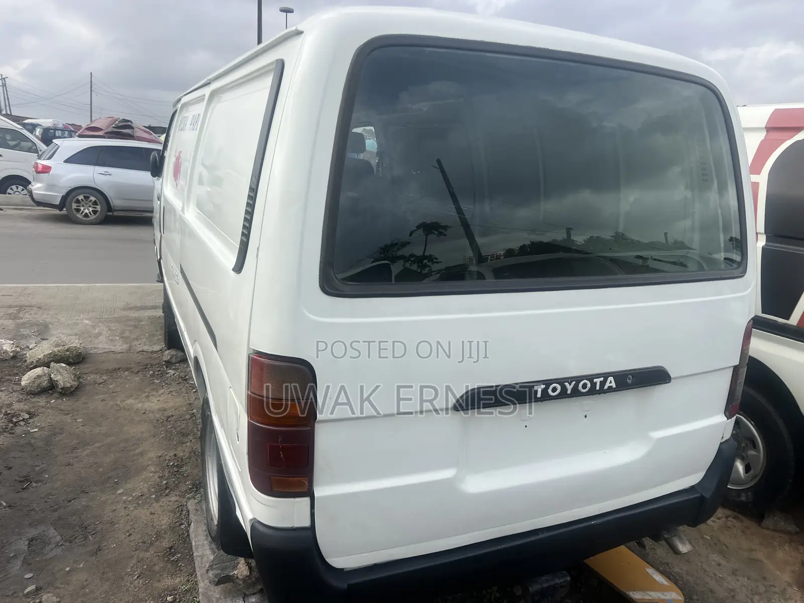 Toyota HiAce 1999 White
