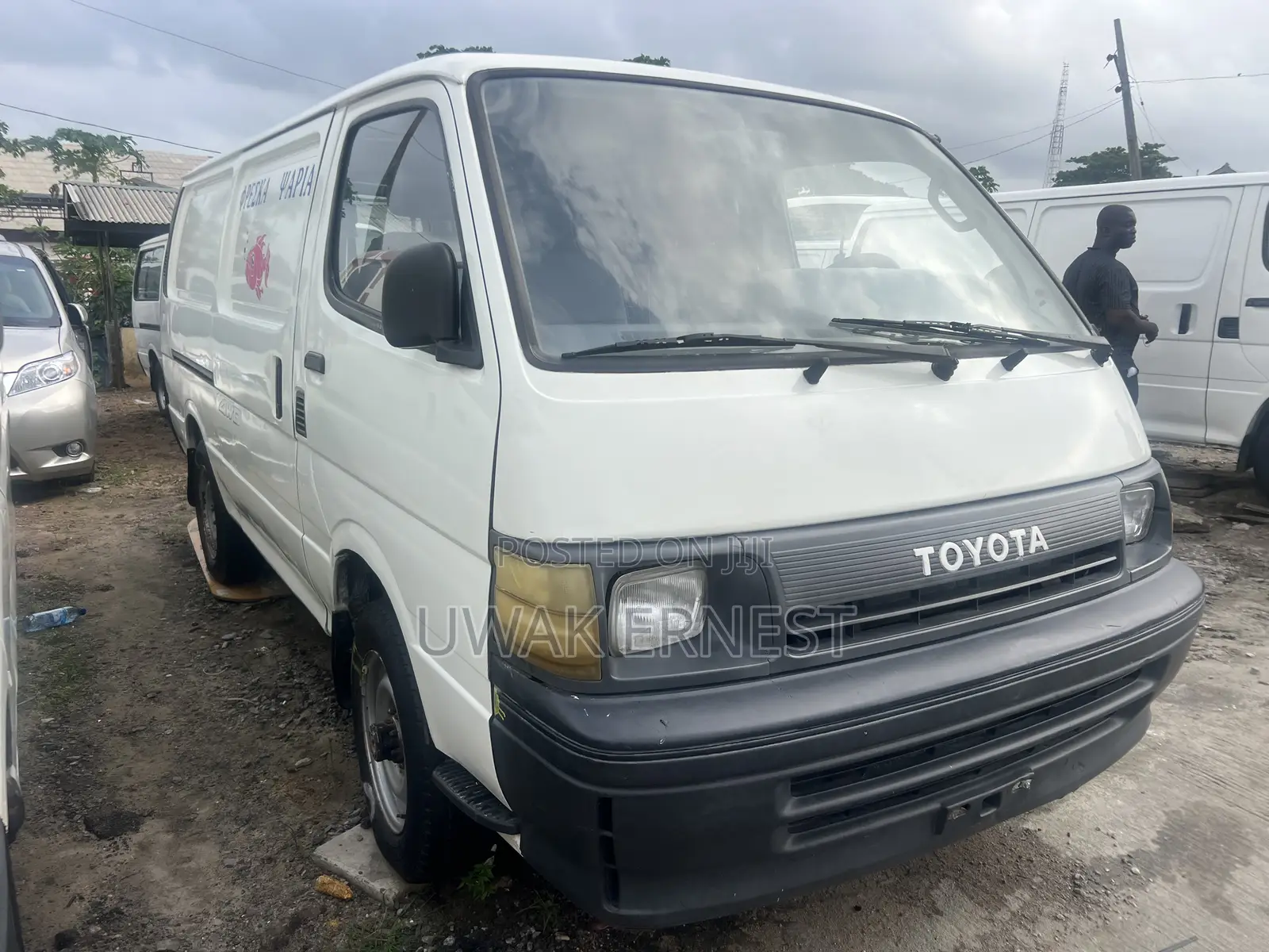 Toyota HiAce 1999 White