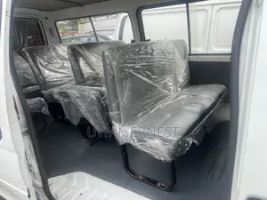Toyota HiAce 1999 White