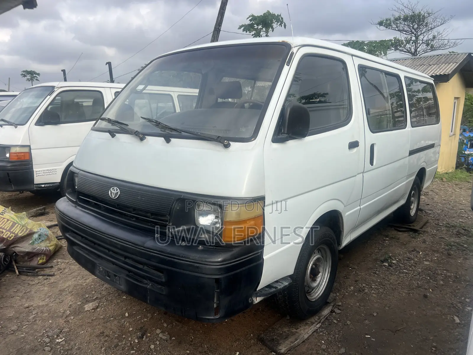 Toyota HiAce 1999 White