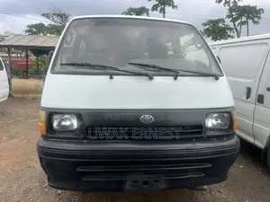 Toyota HiAce 1999 White