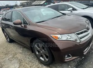 Toyota Venza AWD 2012 Brown
