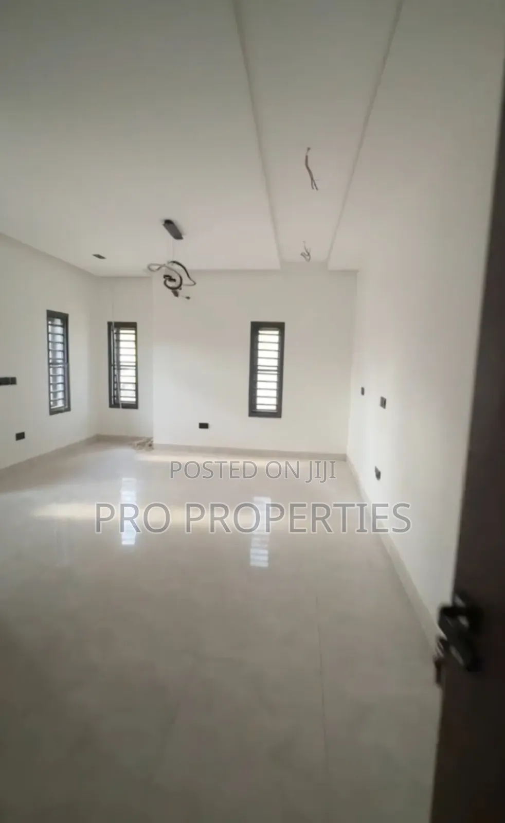 3bdrm Block of Flats in Mabushi for rent