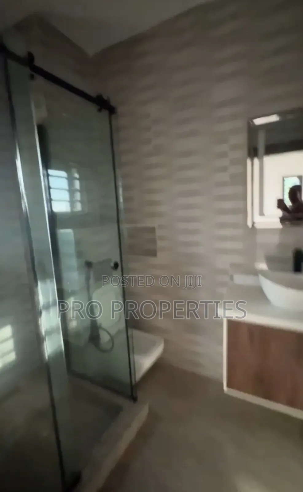 3bdrm Block of Flats in Mabushi for rent