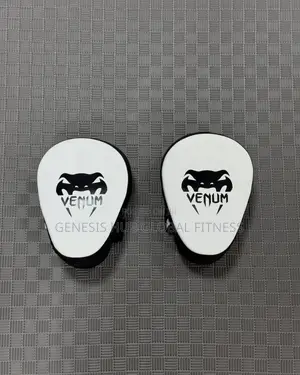 New Boxing Coaches Pad (Venum)