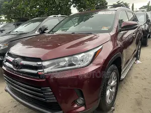 Toyota Highlander XLE V6 4x4 (3.5L 6cyl 6A) 2016 Purple