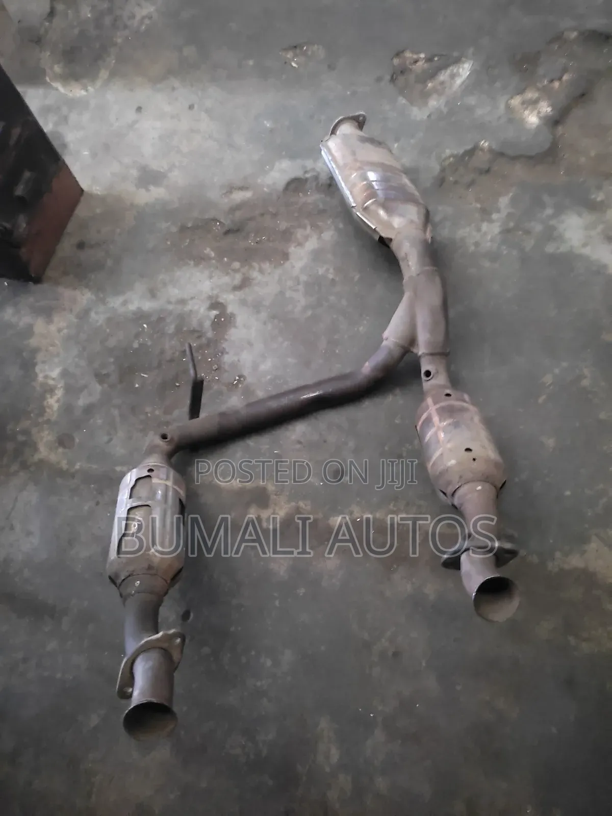 Complete Catalyst Converter Ford Explorer 2003 Model