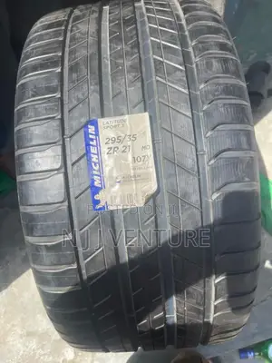 295 35 R21 and 305 30 R20 Michelin.Non China