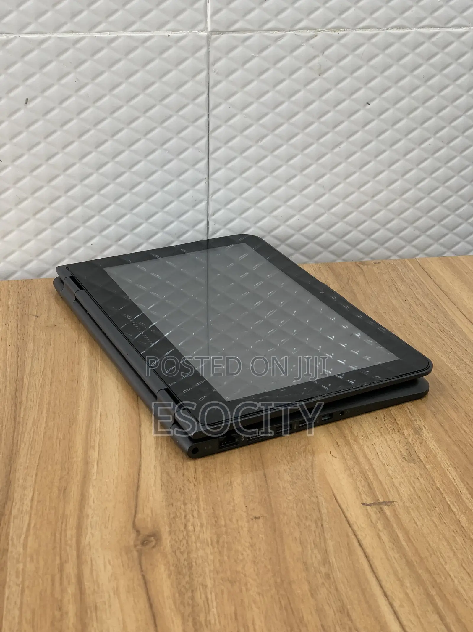 Laptop HP X360 310 G2 4GB Intel Celeron SSD 128GB
