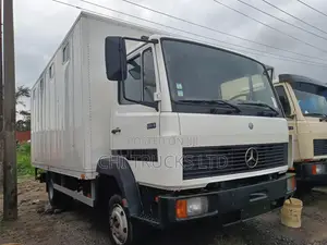 Mercedes Benz 814 German Truck European Specification 2004