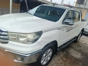 Toyota Hilux 2016 White