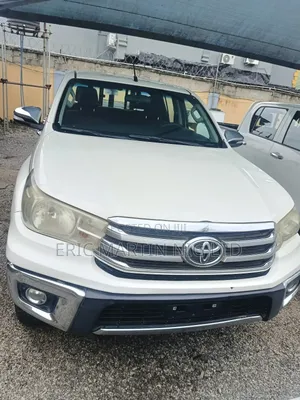 Toyota Hilux 2016 White