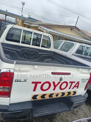 Toyota Hilux 2018 White