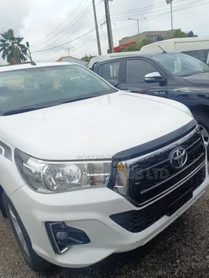 Toyota Hilux 2019 White