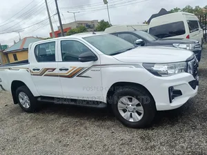 Toyota Hilux 2019 White