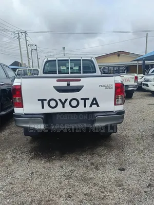 Toyota Hilux 2019 White