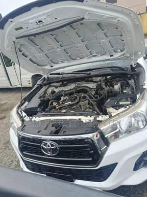 Toyota Hilux 2019 White