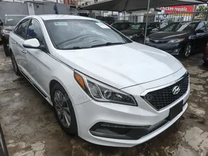 Hyundai Sonata Sport 4dr Sedan (2.4L 4cyl 6A) 2015 White