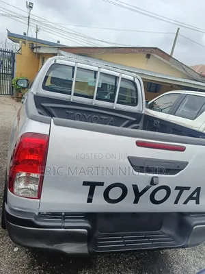 Toyota Hilux 2019 Gray