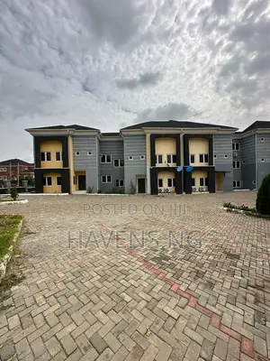 4bdrm Duplex in Durumi for sale